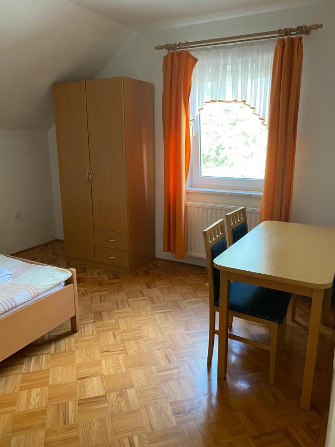 Kmetija Knavs Farm stay Nova Vas (Bloke)